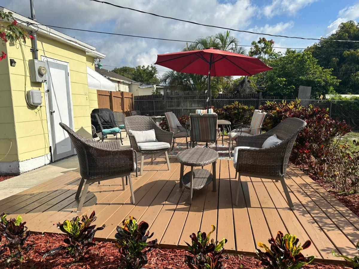 5 Min To Beach Large Living Room Fenced Backyard Bbq Firepit Driveway Boat Parking Lake Worth Beach Exterior foto